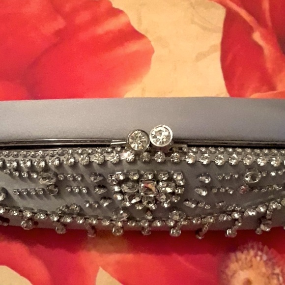 Clutch - Picture 2 of 4